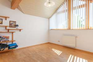 Familienhaus - Solides, gepflegtes und sonniges 2-Familienhaus mit großem Garten in schöner Dorflage – Die vollständige Adresse der Immobilie erhältst du vom Anbieter., 78727 Oberndorf am Neckar – Vorschaubild 9