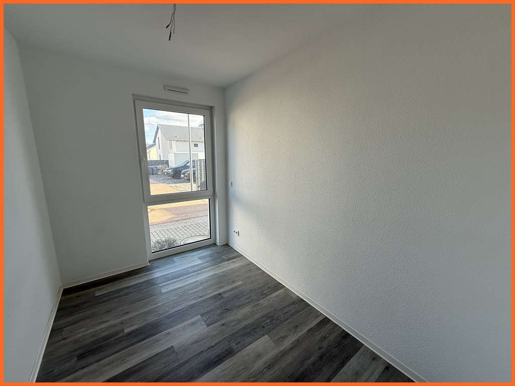 Immobilie in Braunweiler - Leben im Bungalow-Stil,  2 1/2 Zimmer-Wohnung, auch für Rollstuhlfahrer, mit eigenem Zugang!  - Bild 2