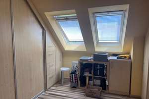 Elberfeld - Wohntraum in ruhiger Lage
Dachgeschosswohnung mit Balkon + 2 Tiefgaragenstellplätzen – Die vollständige Adresse der Immobilie erhältst du vom Anbieter., 42115 Elberfeld West, Wuppertal – Vorschaubild 6