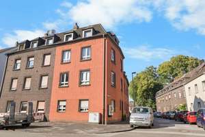Gepflegtes 4-Familienhaus in Duisburg – attraktive Kapitalanlage mit Potenzial