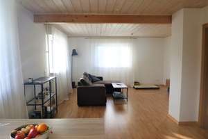 Modernisiertes 3-Familienhaus in ruhiger und beliebter Wohnlage mit Schwimmbad im Garten! – Die vollständige Adresse der Immobilie erhältst du vom Anbieter., 63571 Gelnhausen – Vorschaubild 2