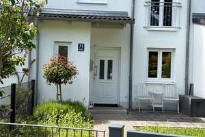 Modernes Reihenhaus mit Garten & hochwertiger Ausstattung in München-Waldtrudering – Rotkehlchen Weg 31, 81827 Waldtrudering, München – Vorschaubild 1