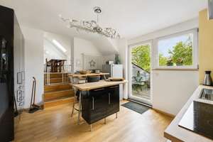 Exklusive Altbauwohnung mit Balkon, Gartenanteil und eigenem Stellplatz – Die vollständige Adresse der Immobilie erhältst du vom Anbieter., 65203 Biebrich, Wiesbaden – Vorschaubild 4