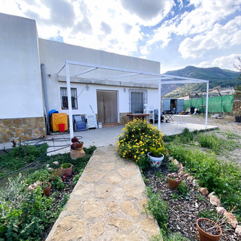 Cortijo-Haus Alcora mit Pool