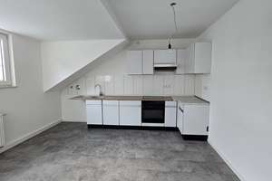 WG-geeignete helle 3-Zimmer-Dachgeschoss-Wohnung, Einbauküche – Augustastraße 41-43, 47198 Alt-Homberg, Duisburg – Vorschaubild 4
