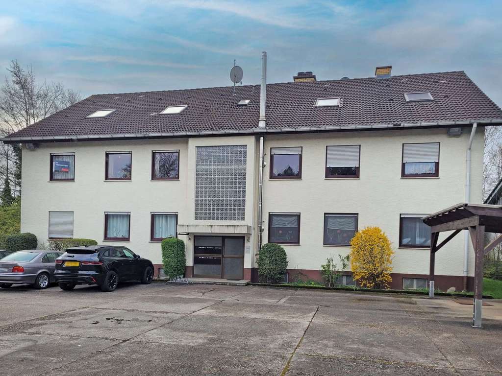 Immobilie in Bammental - Geräumige 4-Zi.-Eigentumswohnung mit Balkon u. 2 Carportstellpl. in Wiesenbach, Gemarkung Bammental - Bild 1