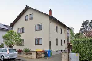 Modernisiertes Zweifamilienhaus mit ausgebautem Dachgeschoss, Doppelgarage und großem Garten – Karlsruhe (Kreis) – Vorschaubild 1