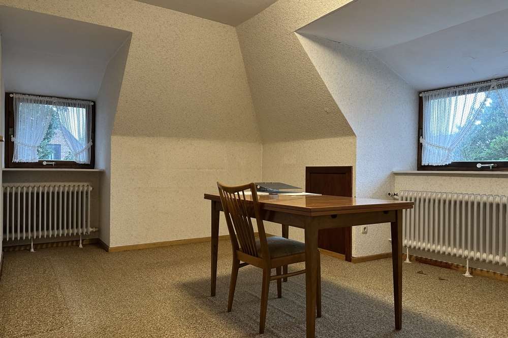 Immobilie in Oldersbek - Attraktiver Walmdachbungalow unter Reet mit Sanierungspotential auf großem Grundstück in Rantrum - Bild 5