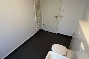 2,5-Zimmer Wohnung mit Balkon in München-Neuhausen – Die vollständige Adresse der Immobilie erhältst du vom Anbieter., 80634 Neuhausen, München – Vorschaubild 7