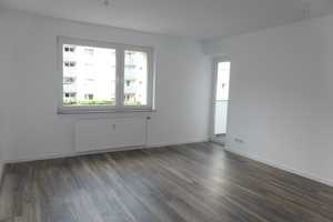 Frisch renovierte 3-Zimmer Wohnung mit Balkon, nahe FH und Köln Arcaden – Feldbergstr. 14, 51105 Köln – Vorschaubild 1