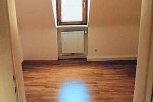 Helle 3-Zimmer Dachgeschosswohnung in Stuttgart-Feuerbach – Die vollständige Adresse der Immobilie erhältst du vom Anbieter., 70469 Feuerbach-Mitte, Stuttgart – Vorschaubild 6