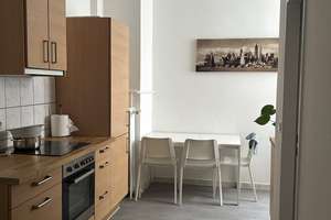 Helles Altbauzimmer mit Balkon  ca. 20 m² – Frankfurt Bahnhofsviertel 700 € warm – 60329 Bahnhofsviertel, Frankfurt am Main – Vorschaubild 4