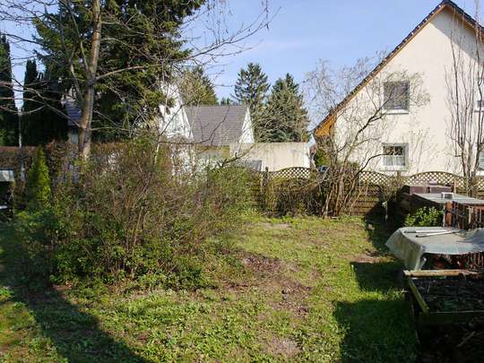 Sanierungsbedürftiges Reihenhaus in ruhiger Lage - Bild 3