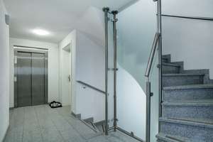 Freie 3-Zimmer-Maisonette-Wohnung mit Galerie, Süd-Loggia, Lift & Bergblick - KfW 40 A+ – Die vollständige Adresse der Immobilie erhältst du vom Anbieter., 81549 Südgiesing, München – Vorschaubild 6