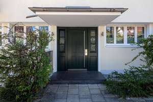 Repräsentatives 3 Familienhaus mit Topausstattung, großer Garten, Indoor Pool – Die vollständige Adresse der Immobilie erhältst du vom Anbieter., 81377 Großhadern, München – Vorschaubild 3