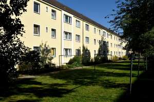 Gemütliche Wohnung mit Wannenbad sucht einen Nachmieter! // 1. OG rechts
