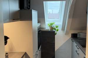 Über den Dächern von Quelle! Großzügige möblierte Dachgeschoßwohnung mit zwei Balkonen zu vermieten! – Carl-Severing-Straße 117, 33649 Brackwede, Bielefeld – Vorschaubild 4