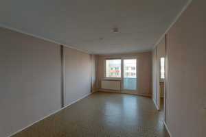 **3-Raumwohnung - Arbeit investieren, Miete sparen** – Johannes-Göderitz-Str. 89, 39130 Magdeburg – Vorschaubild 1
