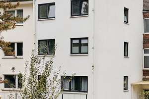 Modernes Stadthaus mit Einliegerwohnung und Garten
