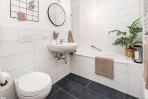 Bezugsfertige, energetisch modernisierte 2-Zimmer-Wohnung mit idealem Schnitt, Aufzug & TG – 50825 Neuehrenfeld, Köln – Vorschaubild 19