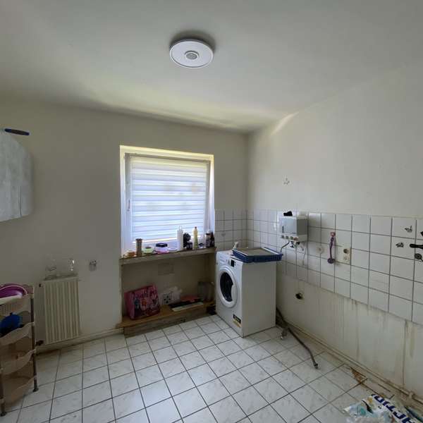 *** frische 2-Zimmer-Wohnung - frisch in Renovierung - mit Balkon - Gartenmitbenutzung ***