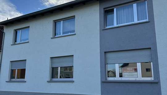 Bild von Rodgau Jügesheim:Freistehendes Zweifamilienhaus für  Großfamilien.