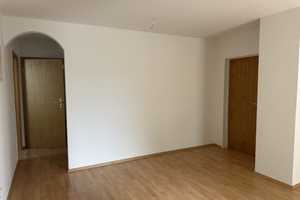 Gemütliche DG-Wohnung mit Einbauküche und Balkon ! Garage für Ihren PKW !! – Chemnitztalstraße 117, 9114 Chemnitz – Vorschaubild 11