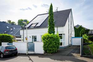 Provisionsfrei: Moderne, wunderschöne Doppelhaushälfte in Solingen - 3,9% Rendite – Die vollständige Adresse der Immobilie erhältst du vom Anbieter., 42699 Ohligs/Aufderhöhe/Merscheid, Solingen – Vorschaubild 2