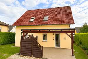 kurze Wege für den Alltag - Bj. 2003 | Gäste-WC | Tageslichtbad | gepflegter Garten | Doppelcarport – 4319 Engelsdorf, Leipzig – Vorschaubild 2