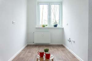NEU saniert - Balkonwohnung mit Tageslichtbad – Augsburger Str. 5, 9126 Bernsdorf, Chemnitz – Vorschaubild 1