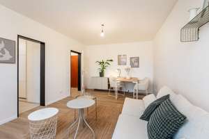 Frisch sanierte und möblierte 2-Zimmer-Wohnung in Köln-Neuehrenfeld – Iltisstraße 146, 50825 Neuehrenfeld, Köln – Vorschaubild 2