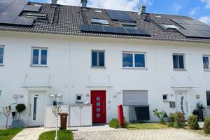 Neuwertiges energieeffizientes KfW55 RMH mit ca. 160 m² Wohnfläche – Die vollständige Adresse der Immobilie erhältst du vom Anbieter., 82272 Moorenweis – Vorschaubild 1