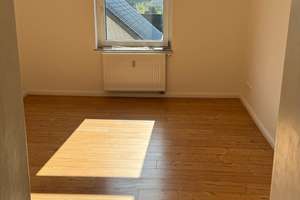 Traumhafte 4-Zimmer-Altbauwohnung mit Gartenmitbenutzung – Blumentalstraße 22, 42859 Honsberg, Remscheid – Vorschaubild 5