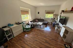 Attraktive 2-Zimmer-Wohnung in zentraler Lage von Grombühl – Die vollständige Adresse der Immobilie erhältst du vom Anbieter., 97080 Grombühl, Würzburg – Vorschaubild 2