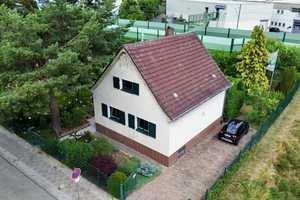 Viel Platz für Ihre Wohnträume – Flexibles Einfamilienhaus mit großem Garten – Berlin – Vorschaubild 12