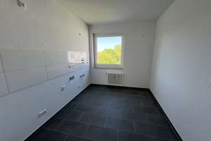 Familie aufgepasst -  helle 3 Zi.- Whng. -  Wannenbad  - Sonnenbalkon - Duisburg – Graf-Bernadotte-Str. 11, 47228 Bergheim, Duisburg – Vorschaubild 2