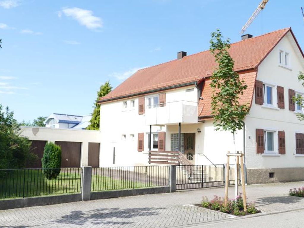 Älteres 12Familienhaus mit Charme