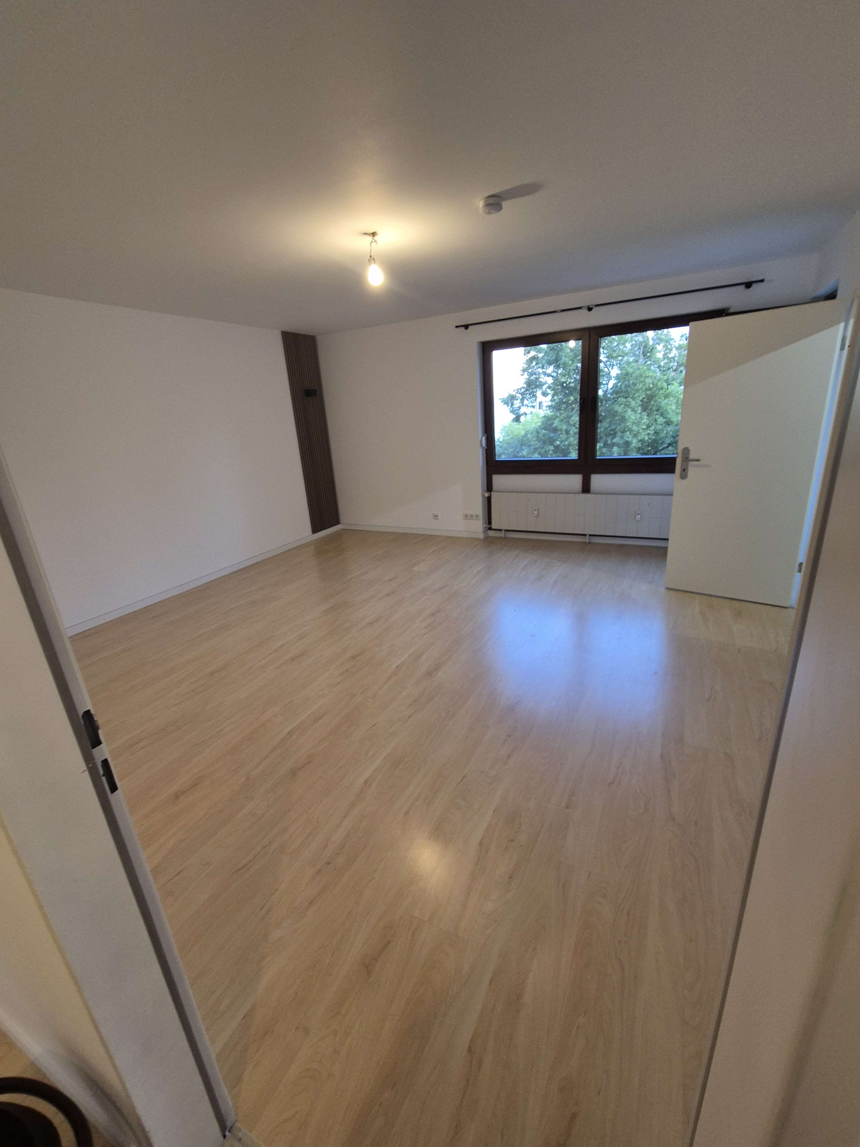 Immobilie in Ottobrunn - TOP HELLE 2,5-ZIMMER WOHNUNG INKL. EINBAUKÜCHE!!! - Bild 1