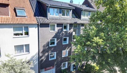 Bild von Investieren mit Sicherheit: Top gepflegtes MFH mit 10 WE, Büro & 7 Garagen – voll vermietet