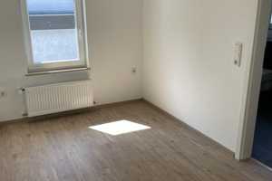 Renovierte Doppelhaushälfte Zentrum; Glasfaser, Garten, Carport und separate Garage – Korbstraße 18, 51789 Oberbergischer Kreis – Vorschaubild 16