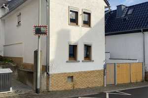 Einfamilienhaus im Ortskern mit großem Garten, ideal für Handwerker – Schlimmstraße 20, 65597 Limburg-Weilburg (Kreis) – Vorschaubild 1