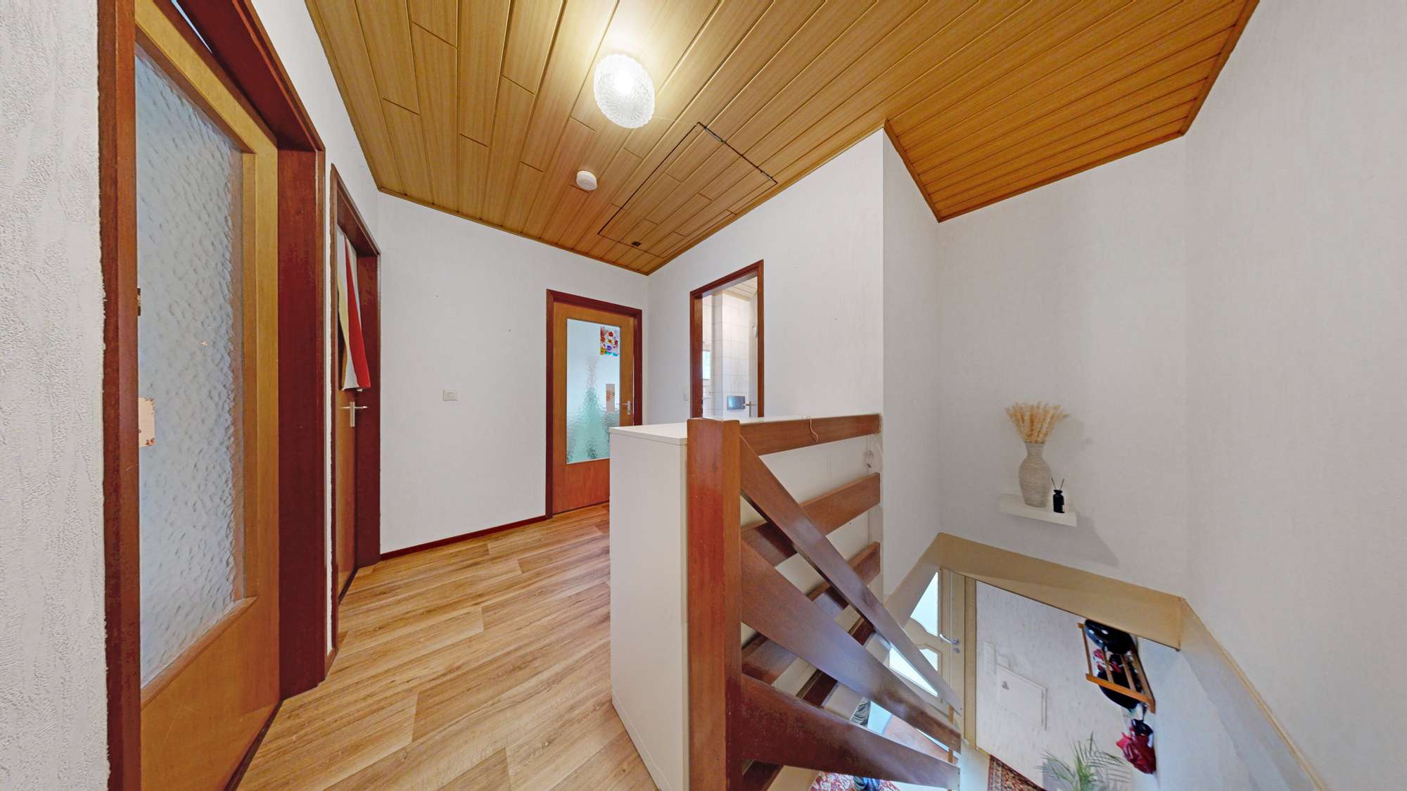 Immobilie in Spardorf - IMMOPARTNER –CHARMANTES REIHENECKHAUS MIT GROSSEM SONNENGARTEN IN RUHIGER LAGE - Bild 3