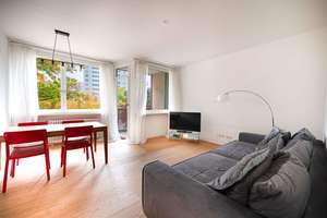 💎Wohnen in City-West - Stilvoll sanierte 2 Zi Whg mit Balkon, hochw. EBK, modernen Bad und Aufzug