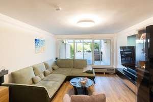 VIEL RAUM ZUM LEBEN – 4-Zimmer-Wohnung mit Garten und großer Terrasse