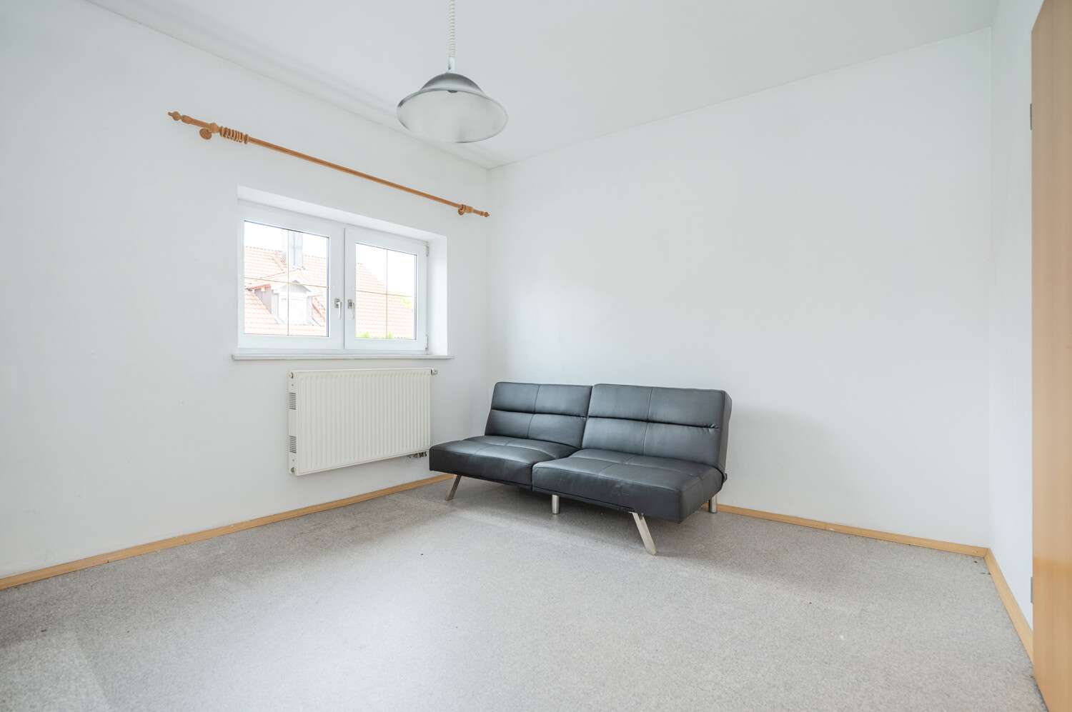 Immobilie in Pfarrkirchen - Großzügige Doppelhaushälfte mit Ausbaupotential und Werkstatt - Bild 2