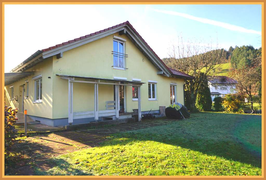 Immobilie in Hausach - Großzügiges Familienparadies in Hausach – Wohnkomfort auf sonnigem Traumgrundstück ! - Bild 1