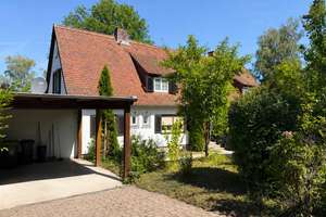 Wohnen mit Charme – hier trifft Alt auf Modern 
DHH mit traumhaftem Garten in Coburg / Cortendorf – Die vollständige Adresse der Immobilie erhältst du vom Anbieter., 96450 Cortendorf, Coburg – Vorschaubild 3