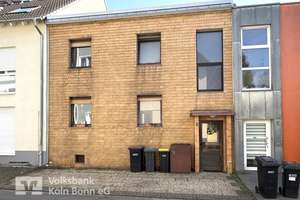 Heimersdorf - Sanierungsbedürftiges Ein-/Zweifamilienreihenhaus sucht liebevolle Hand