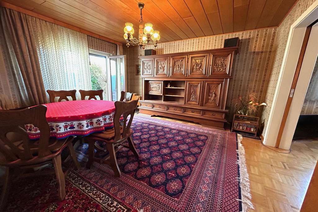 Immobilie in Gau-Algesheim - Freistehendes Einfamilienhaus mit Garage und Garten - Bild 3