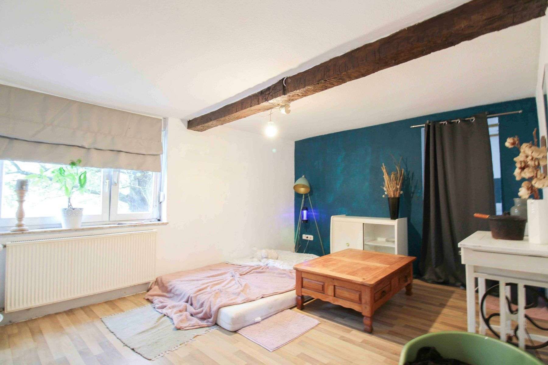 Wohnen unterhalb der Burg - mit Garten, 2 Garagen und weiteren Stellplätzen, Lahn Dill Kreis – Bild 2